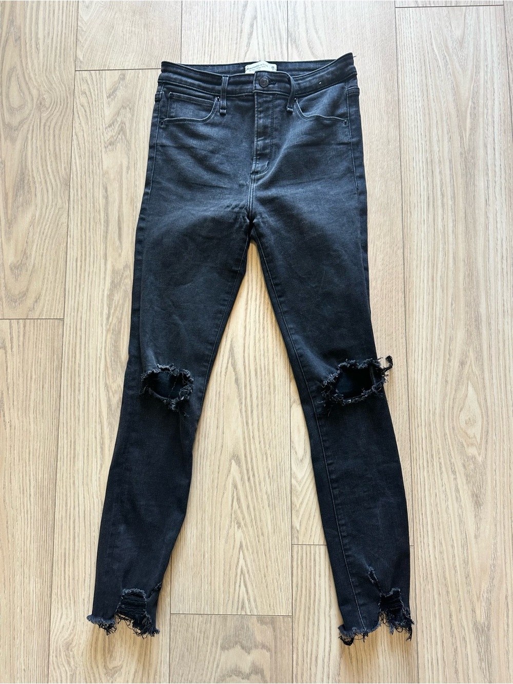 Abercrombie & Fitch Black Distressed high-rise Skinny Jeans 26/2R